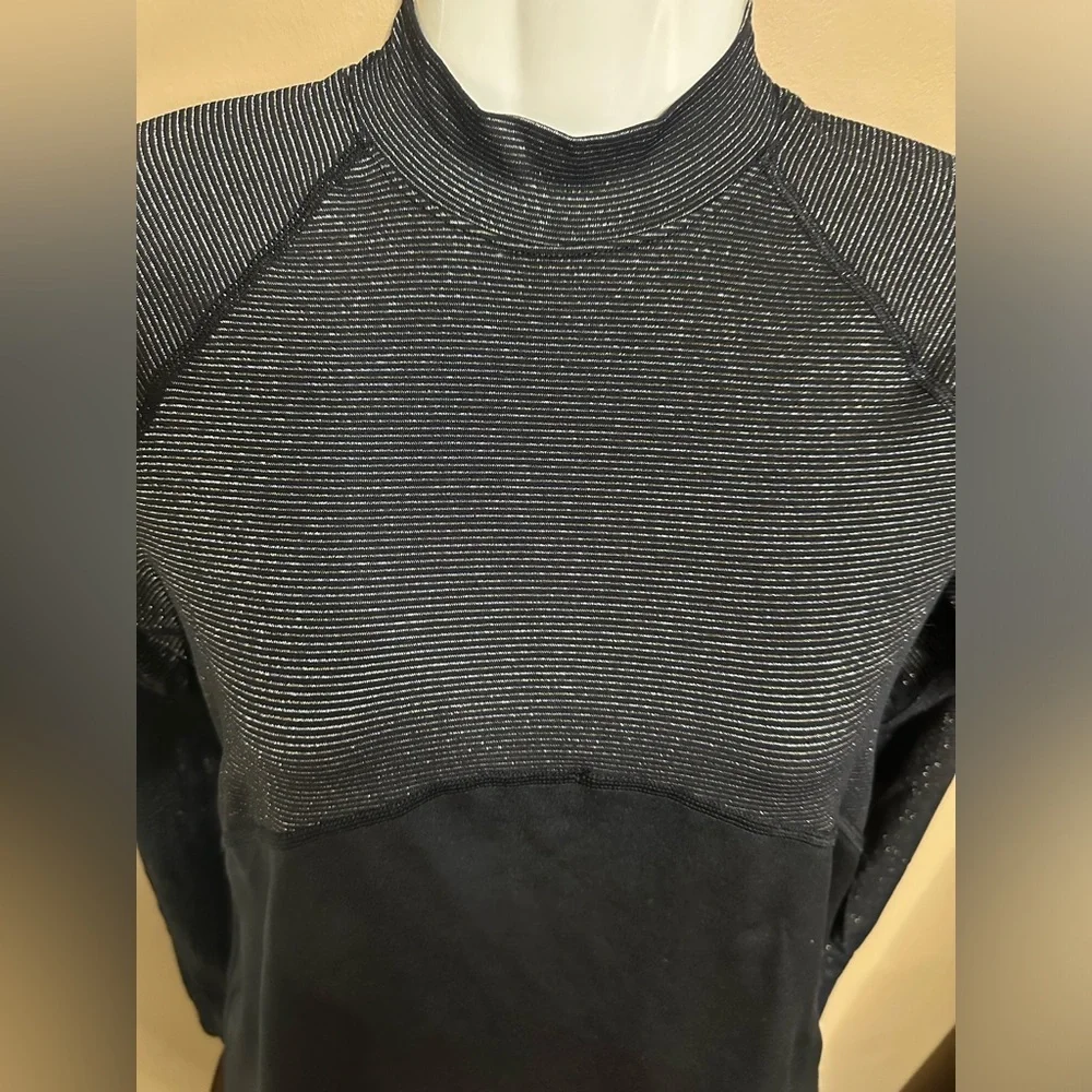 Nike Black Dri-FIT Top with Silver & Gold Striped Glitter Size Medium